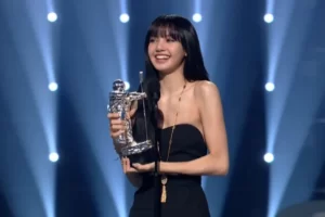 awards received by lisa